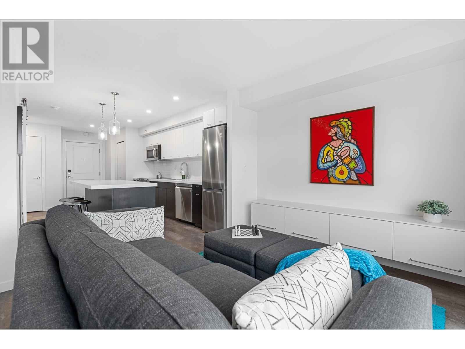 412 1550 Dickson Avenue, Kelowna