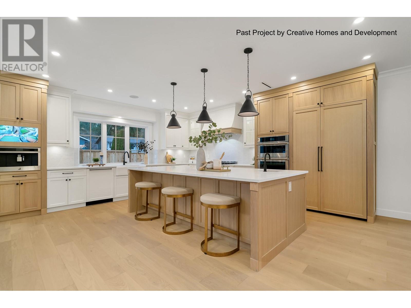 690 E WINDSOR ROAD, North Vancouver real estate listing R2971515