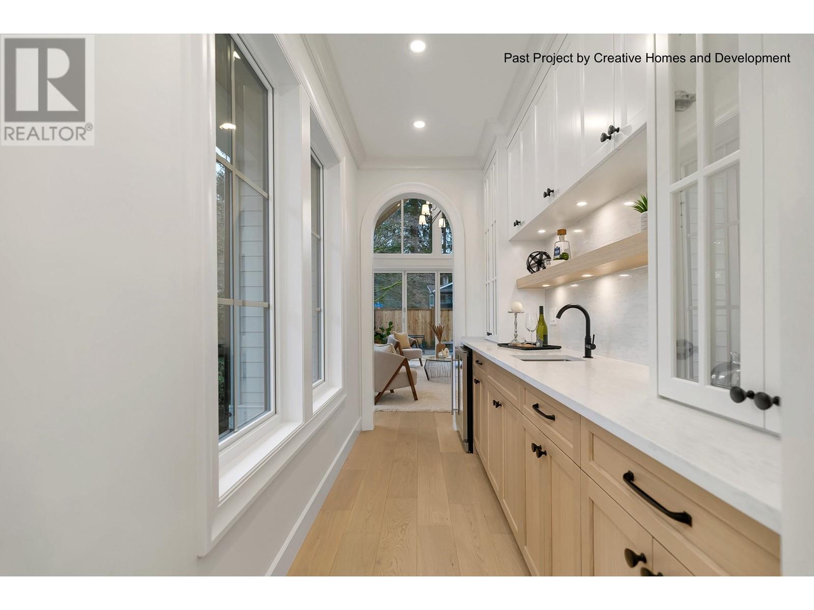 690 E WINDSOR ROAD, North Vancouver real estate listing R2971515
