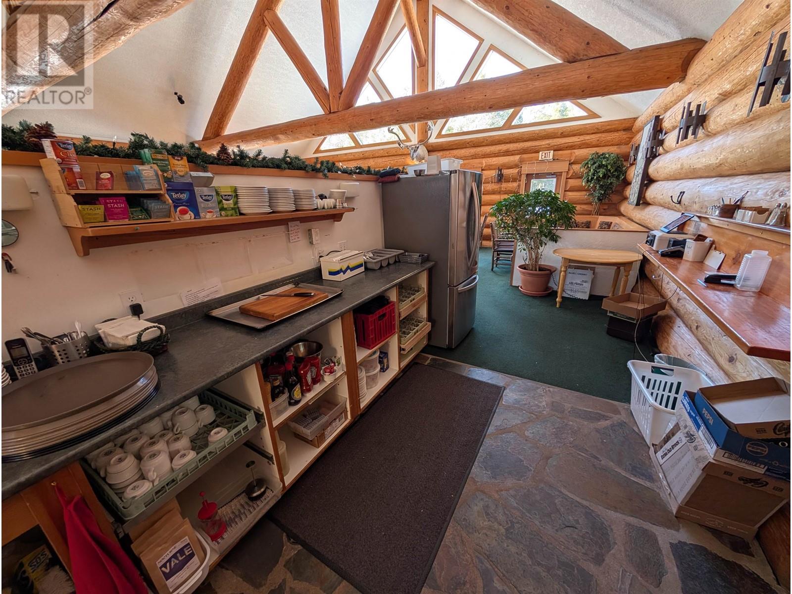 1002 5 AVENUE - Photo 4 of 26, Valemount, British Columbia