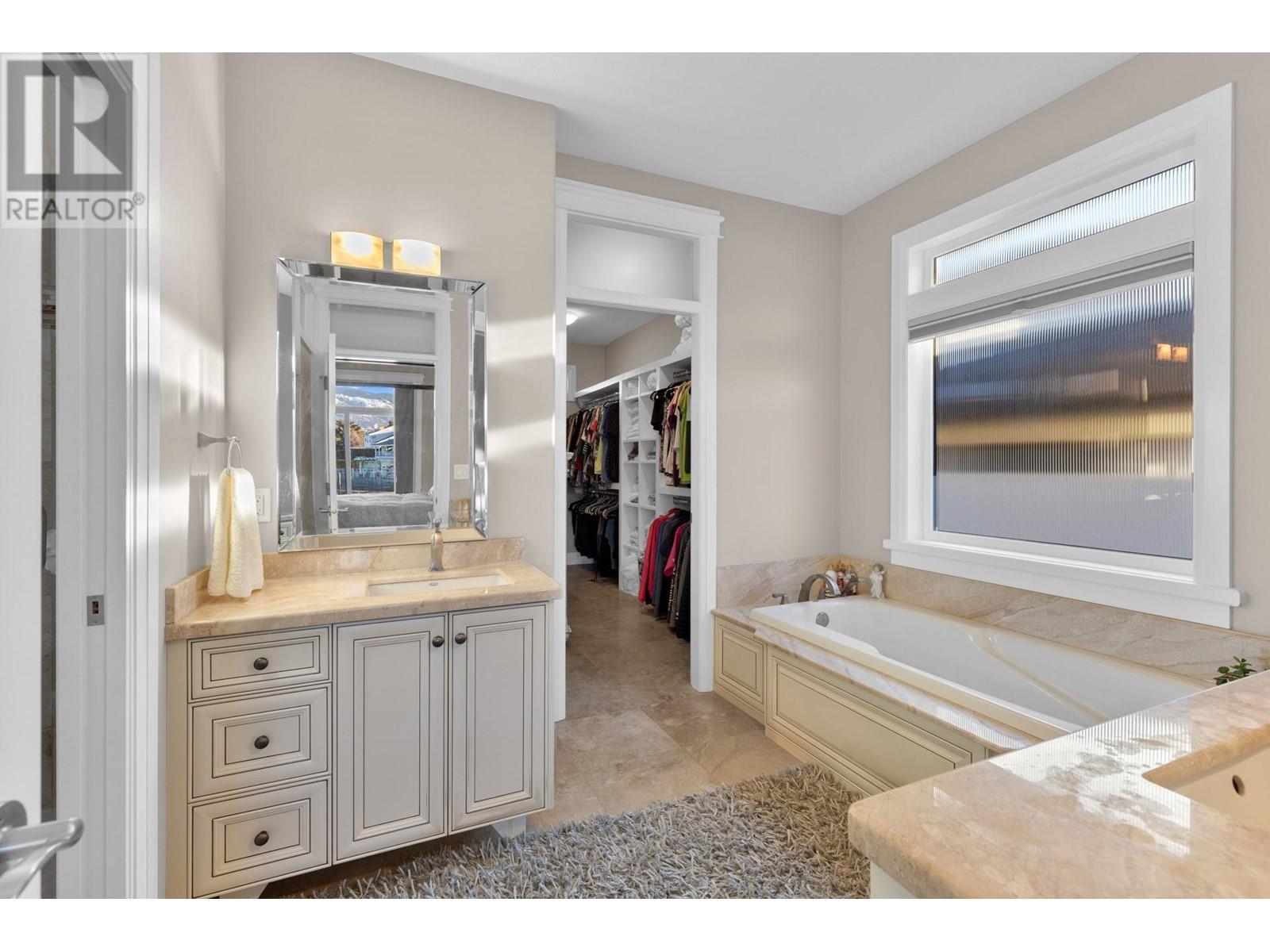  1678 Pritchard Drive, West Kelowna