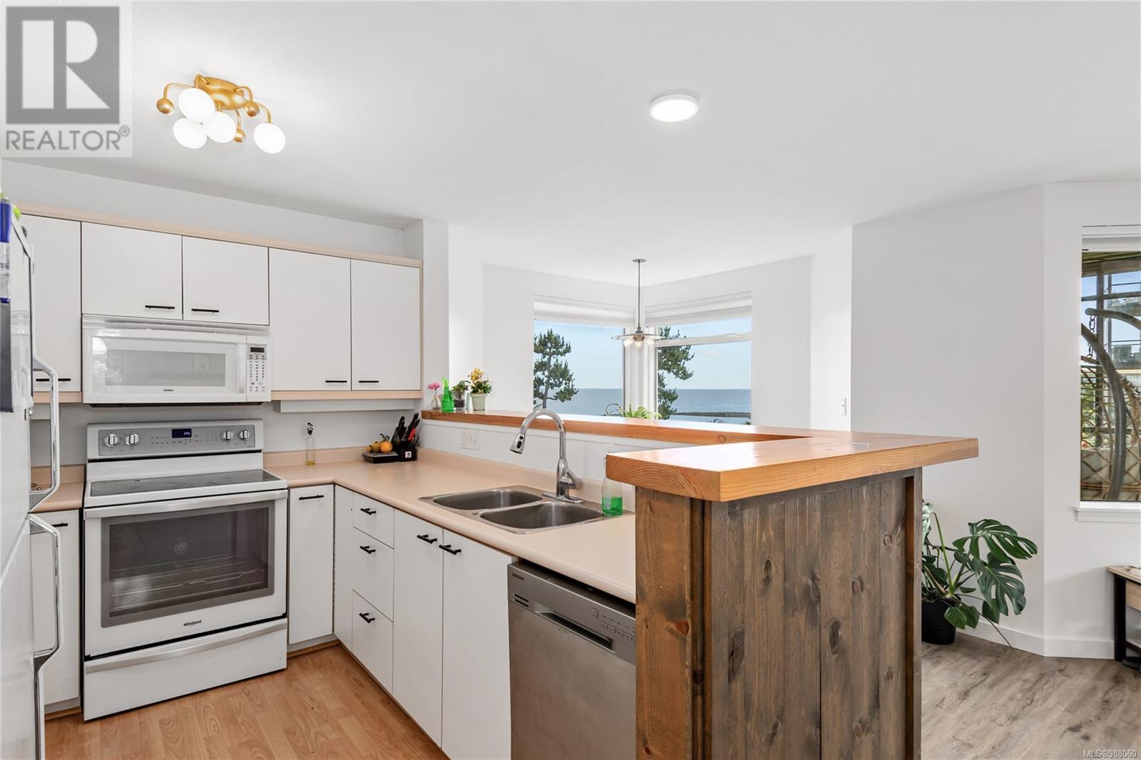 3210 27 Island Hwy S, Campbell River real estate listing 988060