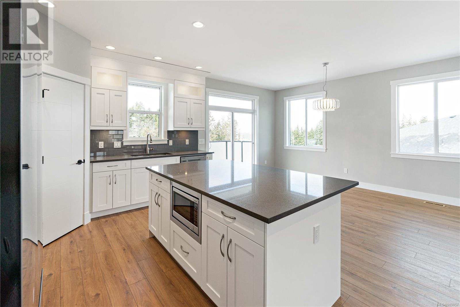 1348 Langara Dr, Nanaimo real estate listing 989057