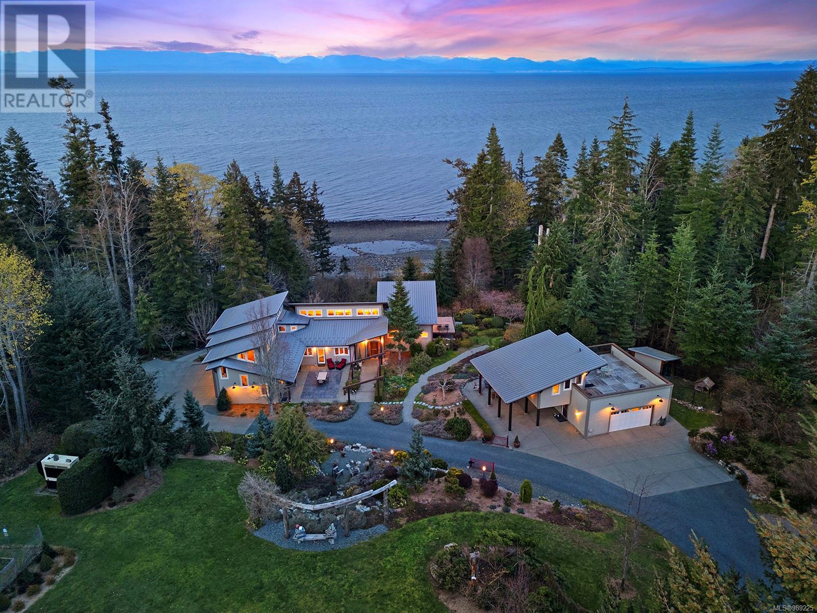 6520 Eagles Dr, Courtenay real estate listing for sale