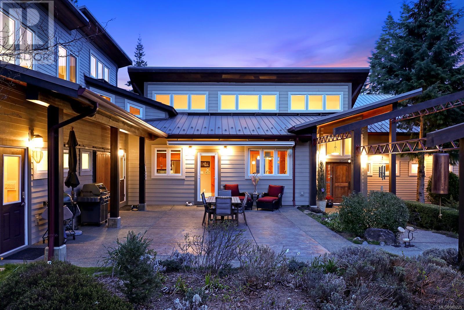 6520 Eagles Dr, Courtenay real estate listing 989225