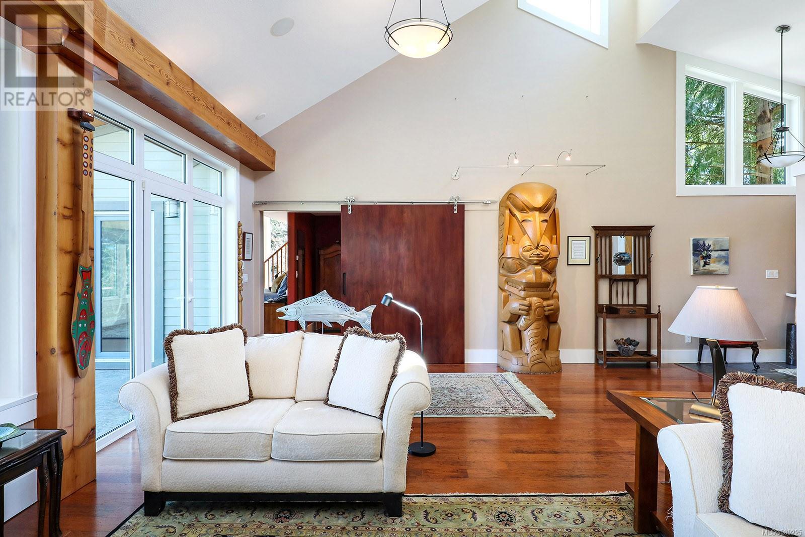 6520 Eagles Dr, Courtenay real estate listing 989225