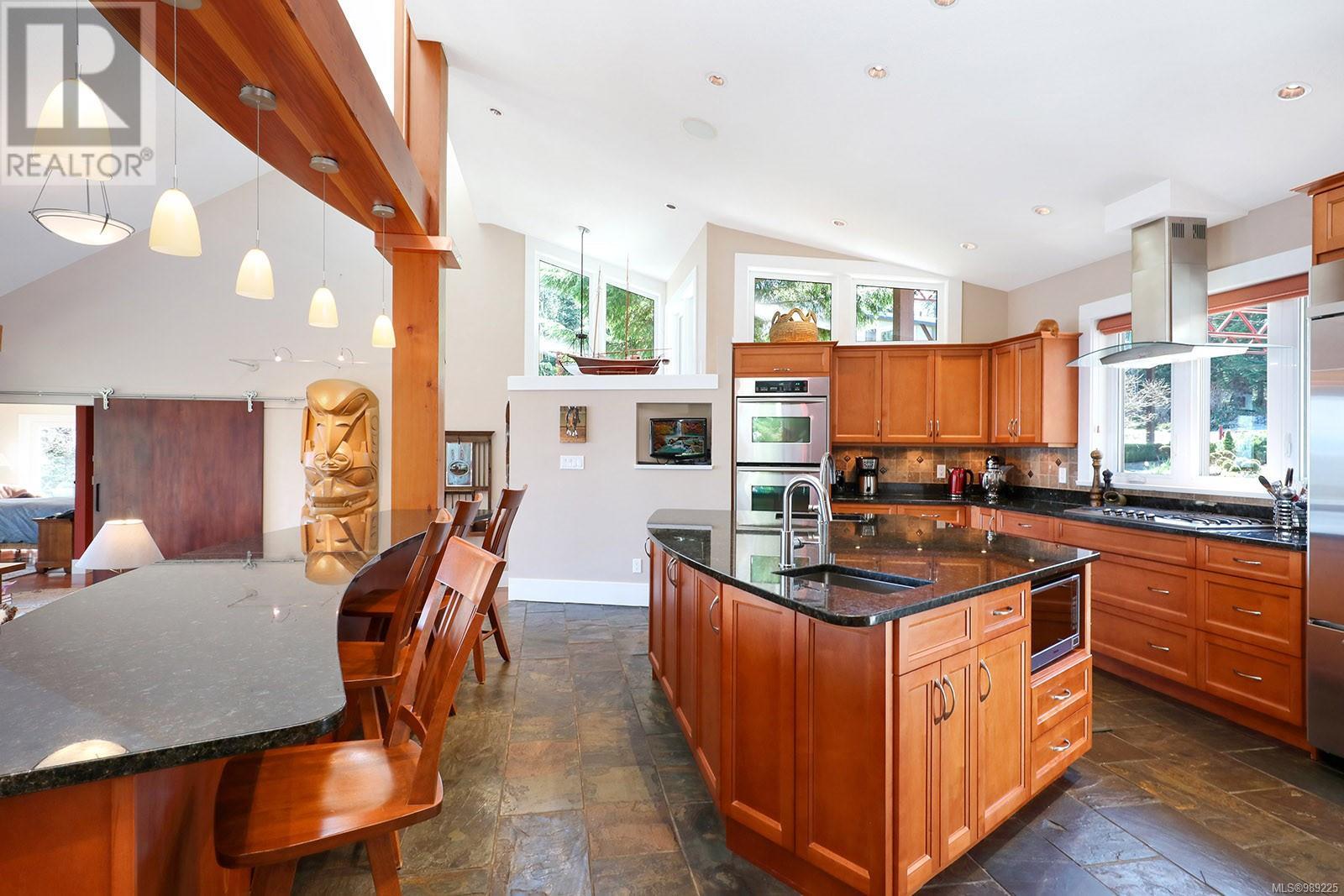 6520 Eagles Dr, Courtenay real estate listing 989225
