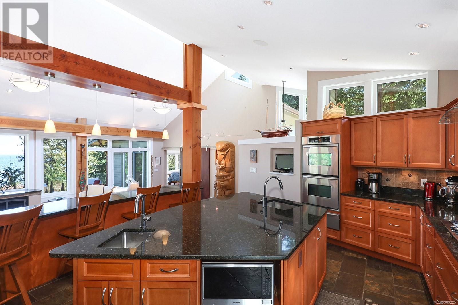 6520 Eagles Dr, Courtenay real estate listing 989225