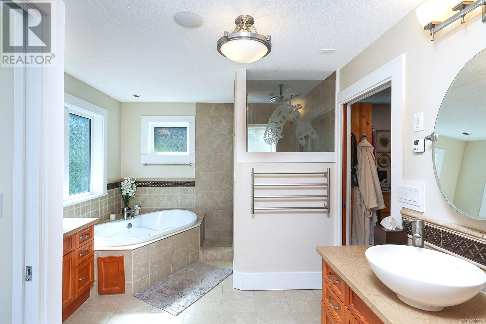 6520 Eagles Dr, Courtenay real estate listing 989225