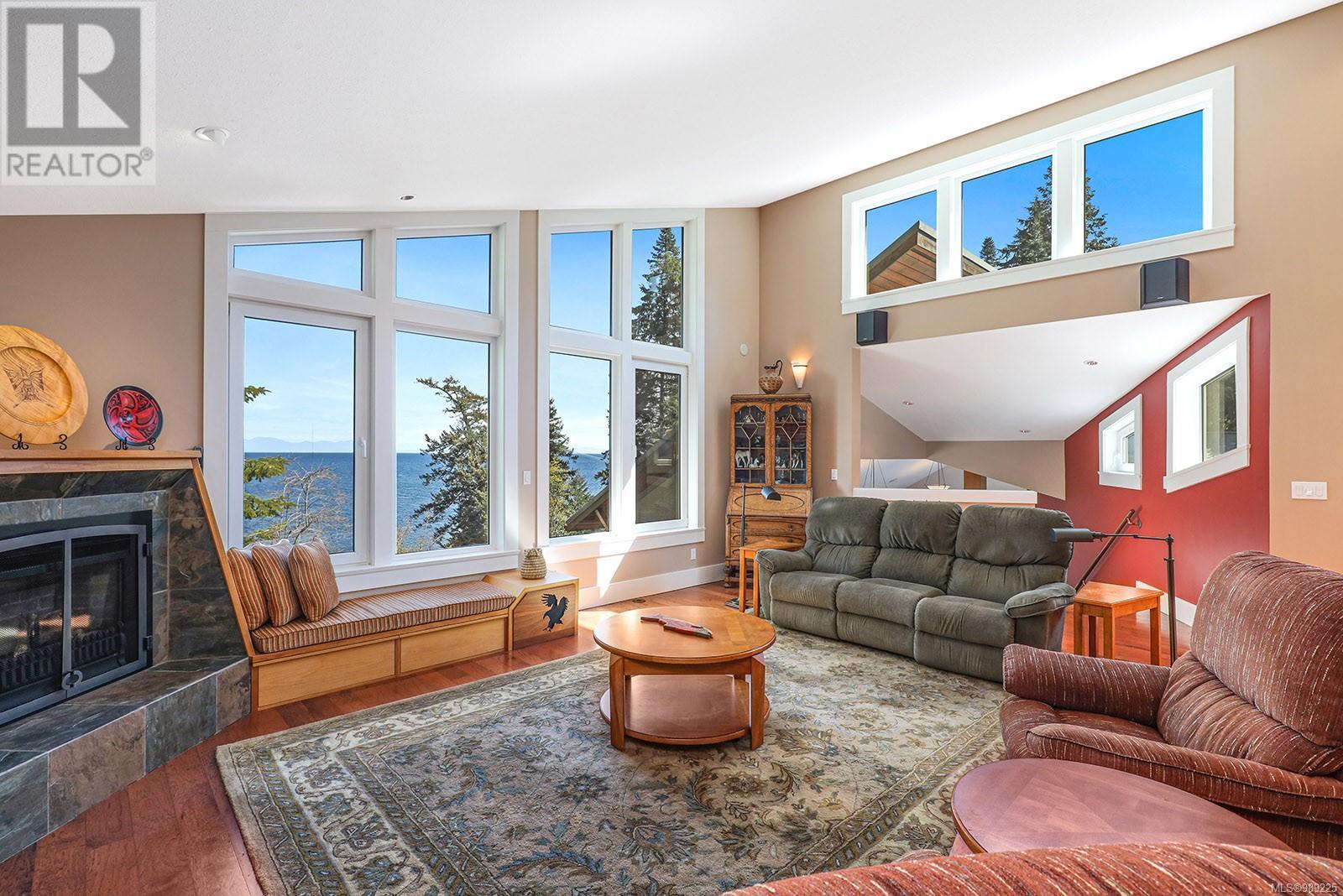 6520 Eagles Dr, Courtenay real estate listing 989225