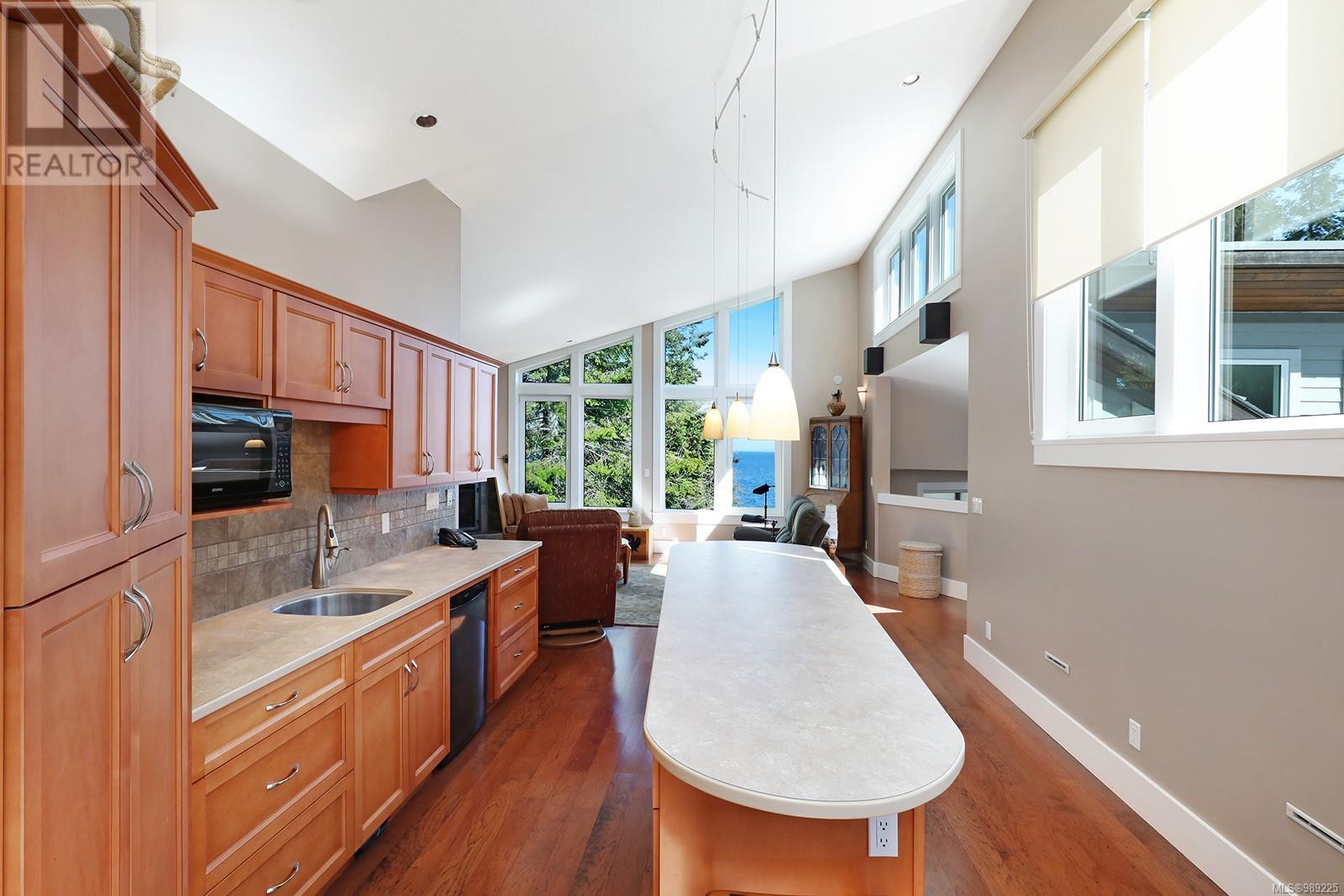 6520 Eagles Dr, Courtenay real estate listing 989225