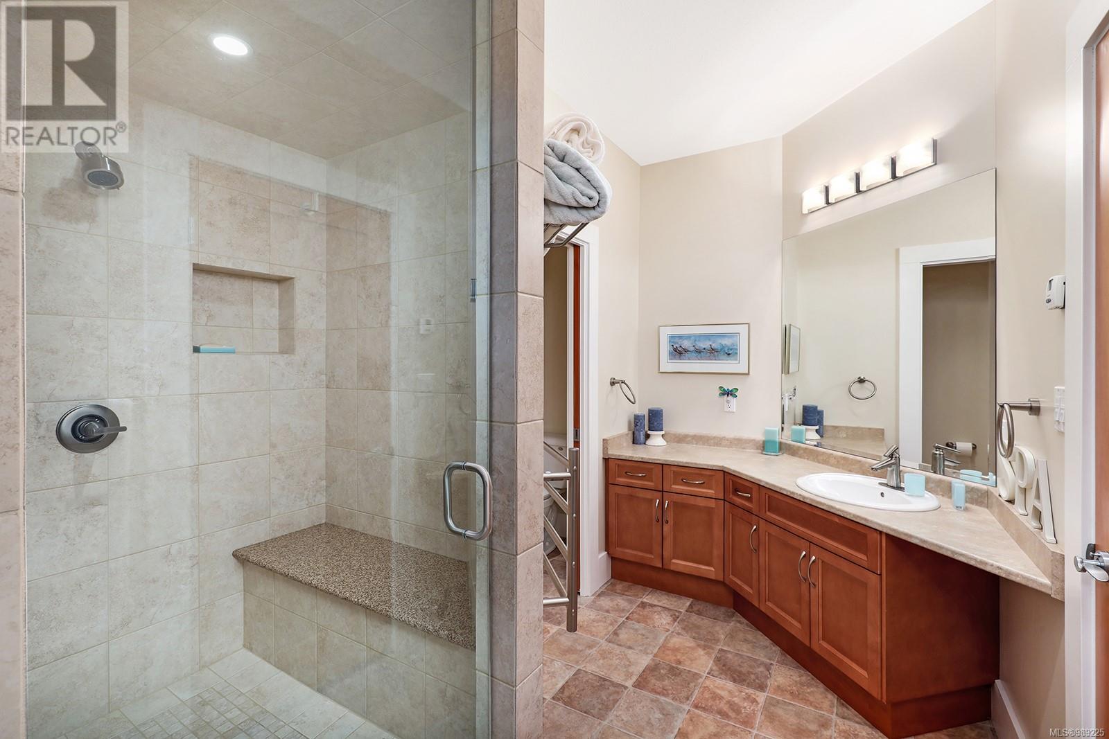 6520 Eagles Dr, Courtenay real estate listing 989225