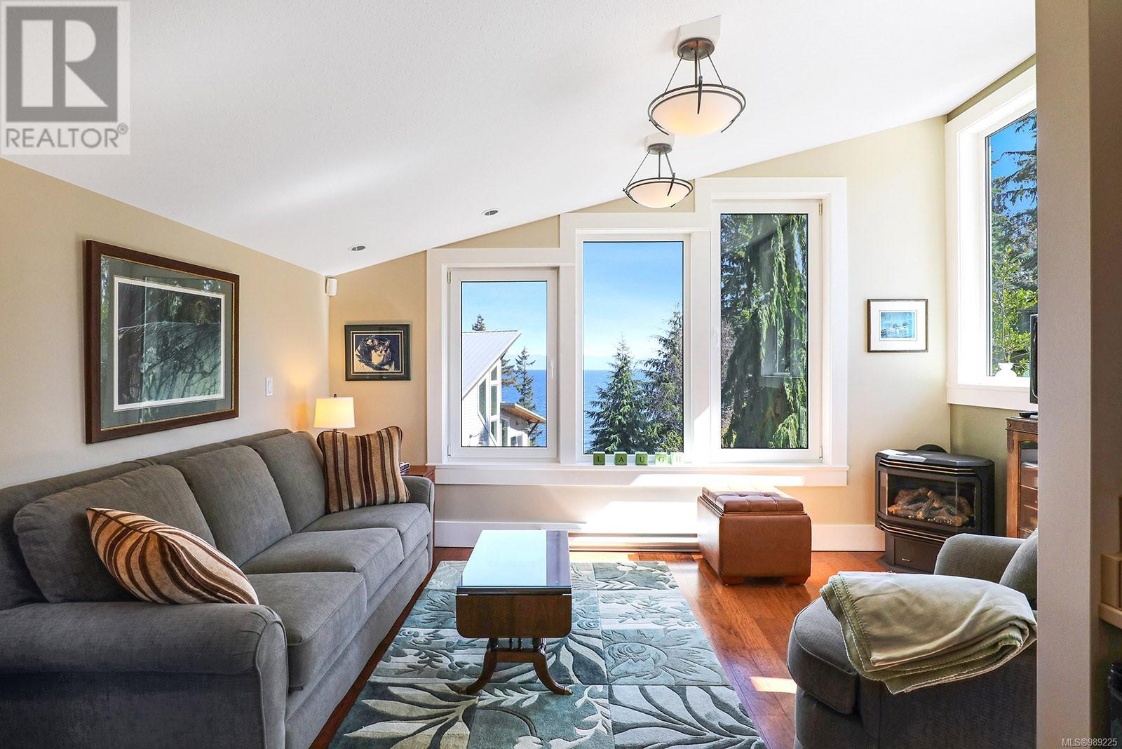 6520 Eagles Dr, Courtenay real estate listing 989225