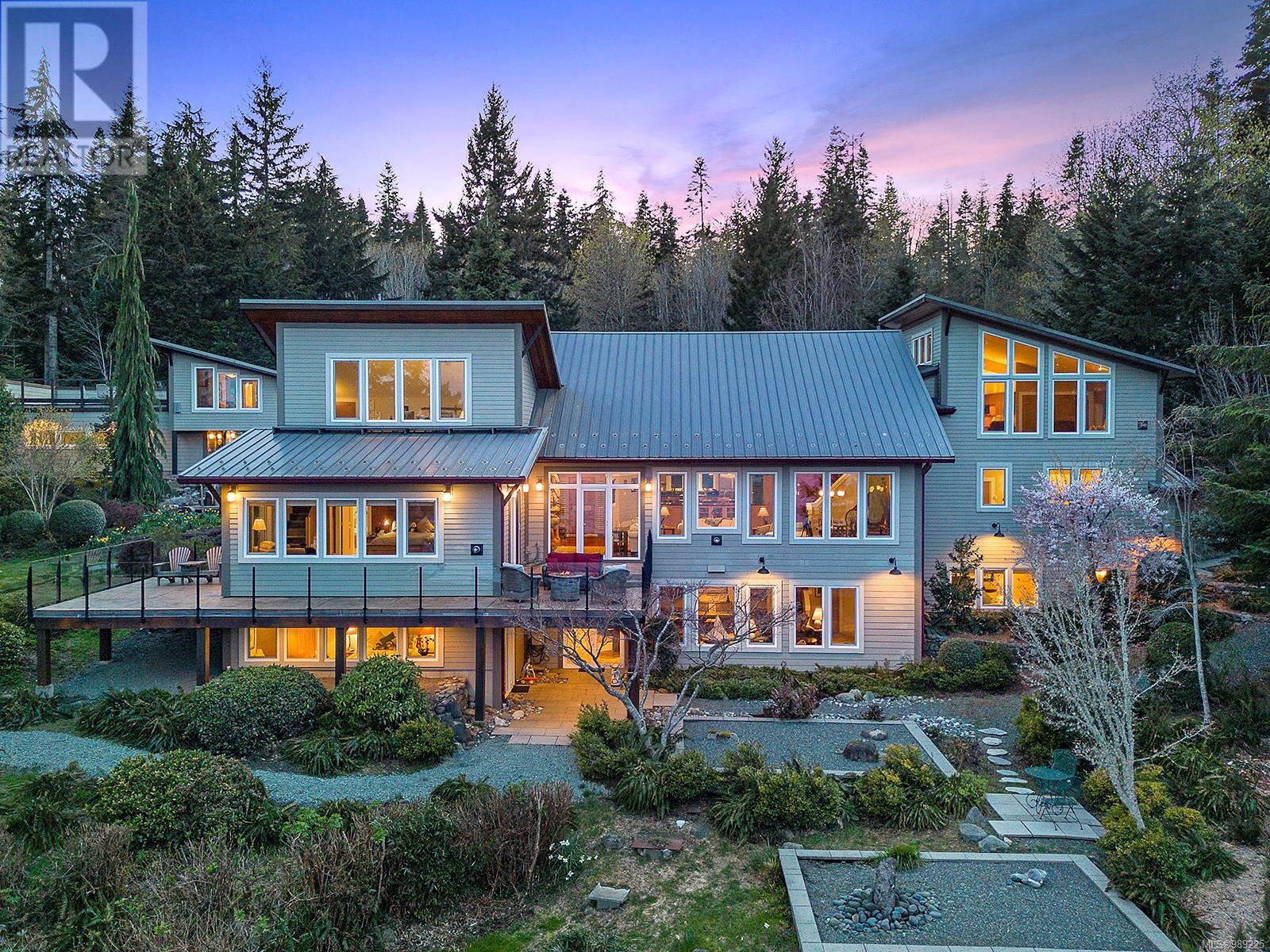 6520 Eagles Dr, Courtenay real estate listing 989225