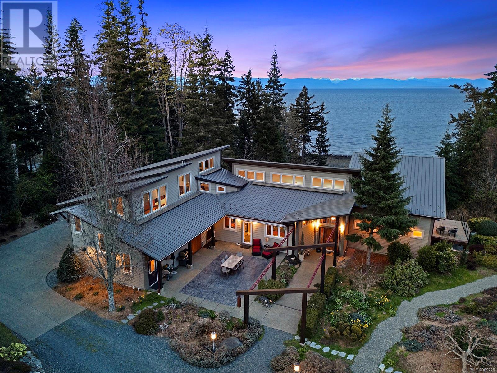 6520 Eagles Dr, Courtenay real estate listing 989225
