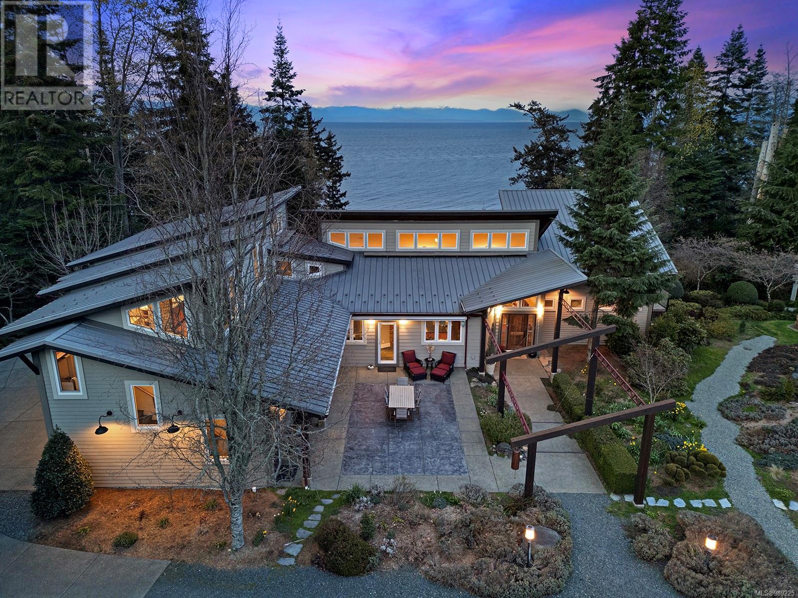 6520 Eagles Dr, Courtenay real estate listing 989225