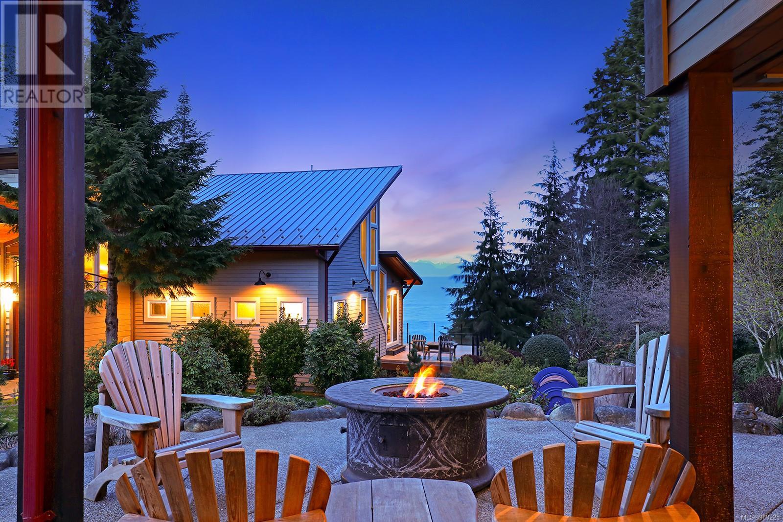 6520 Eagles Dr, Courtenay real estate listing 989225
