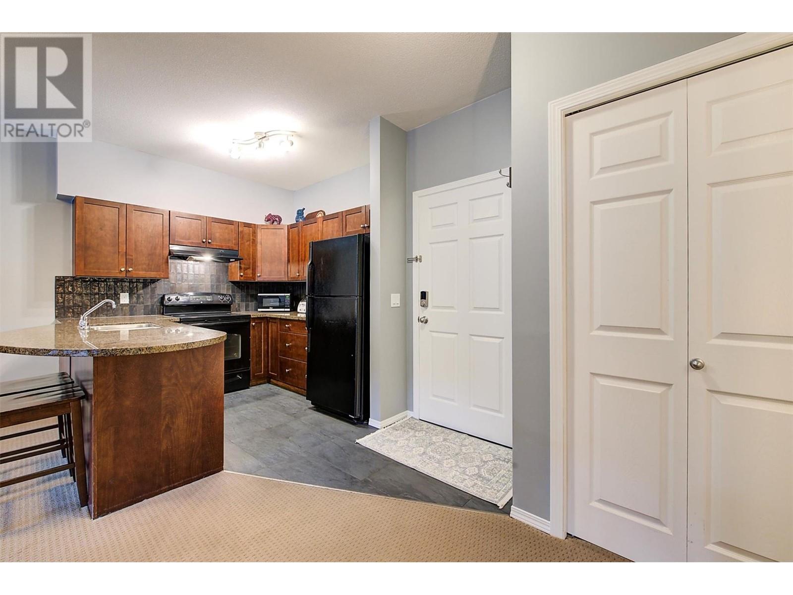 1417 1875 Country Club Drive, Kelowna