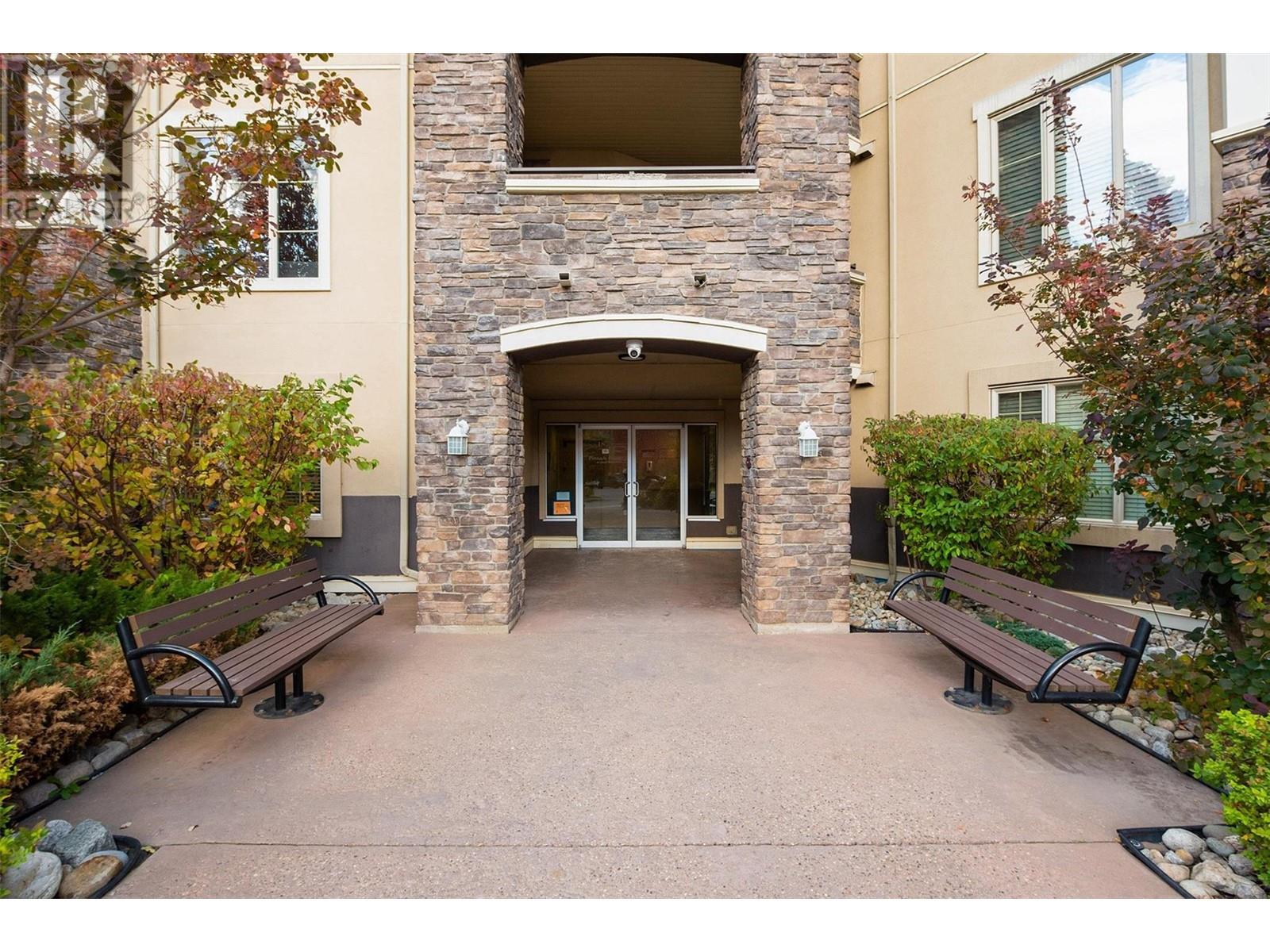 1417 1875 Country Club Drive, Kelowna