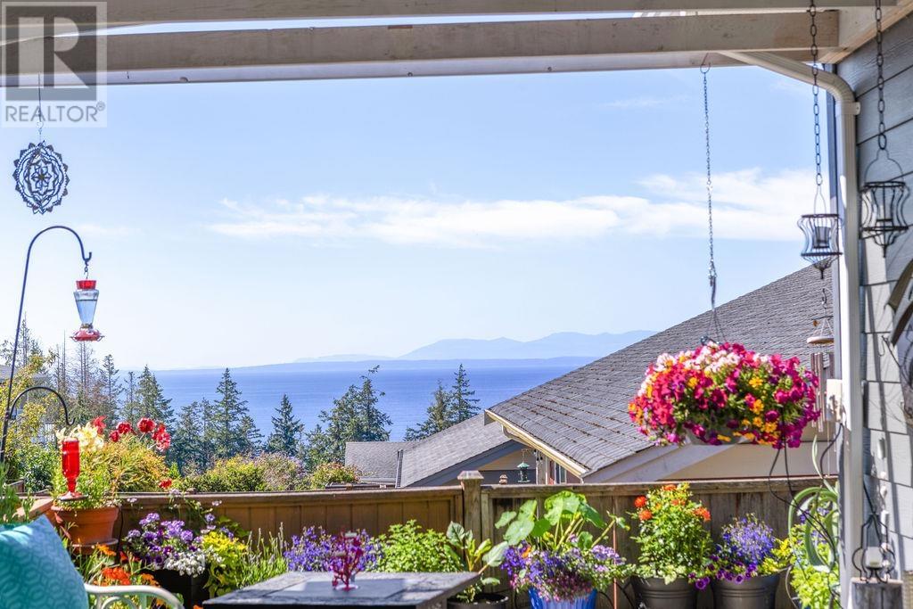 5458 MCCOURT ROAD, Sechelt