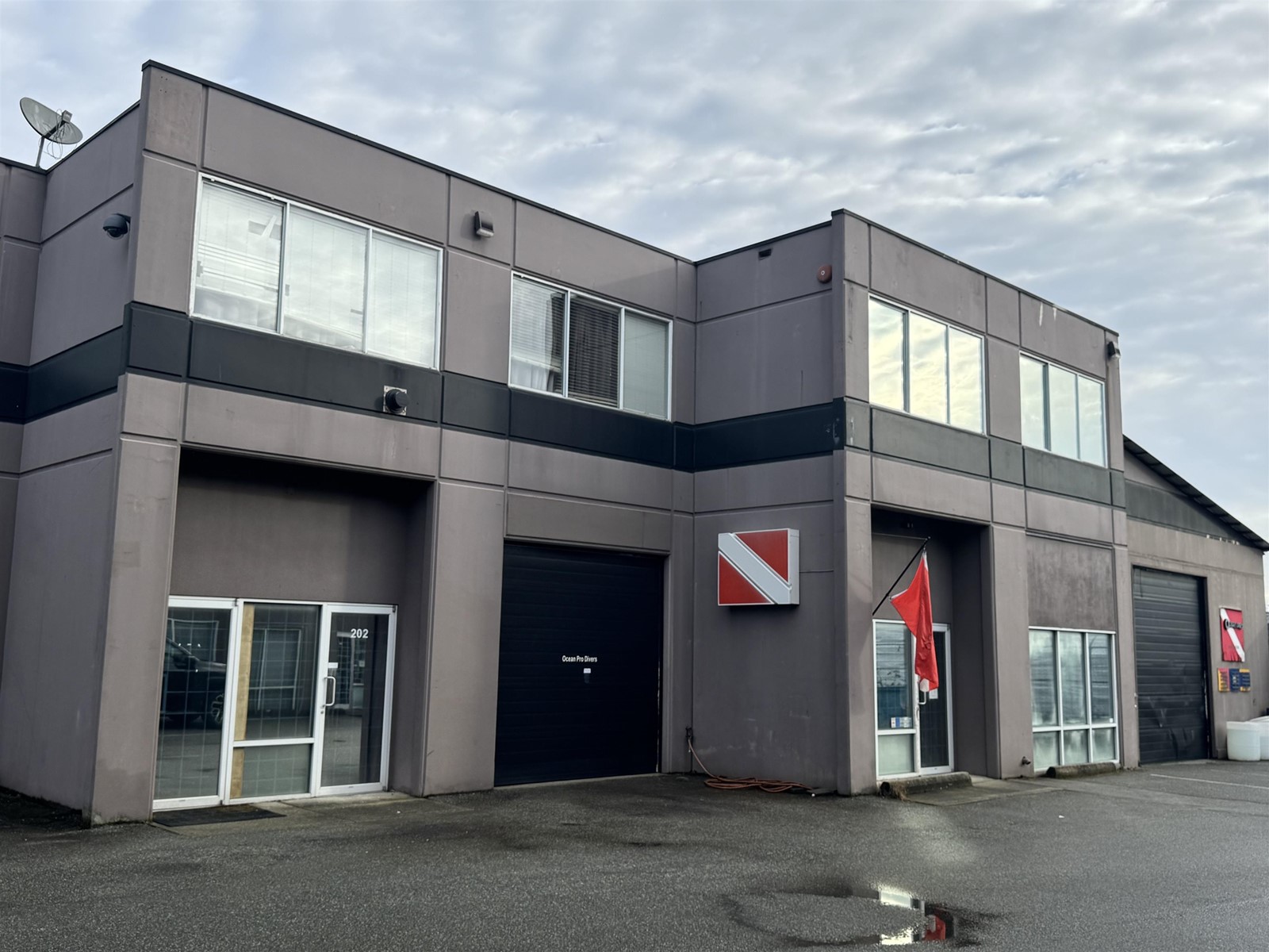 Photo 2 of 202 203 9706 188 Street, Surrey BC