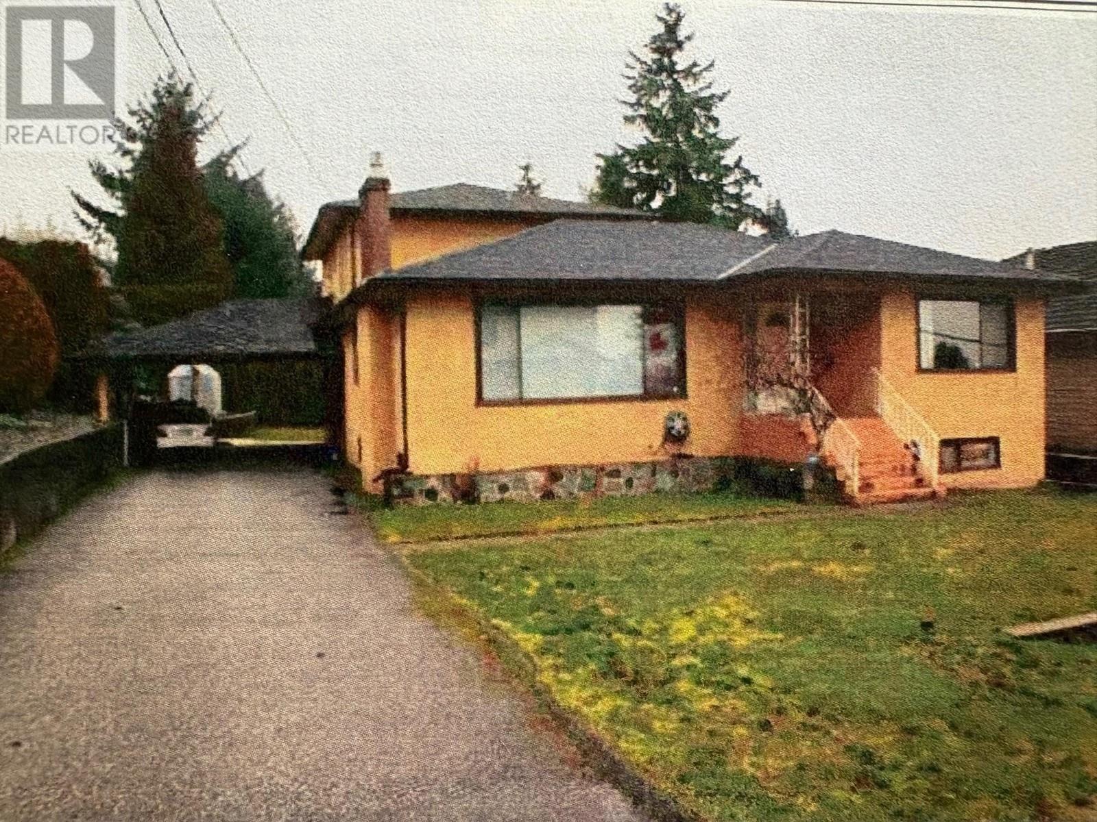 Photo 7 of 8228 Macpherson Avenue, Burnaby BC