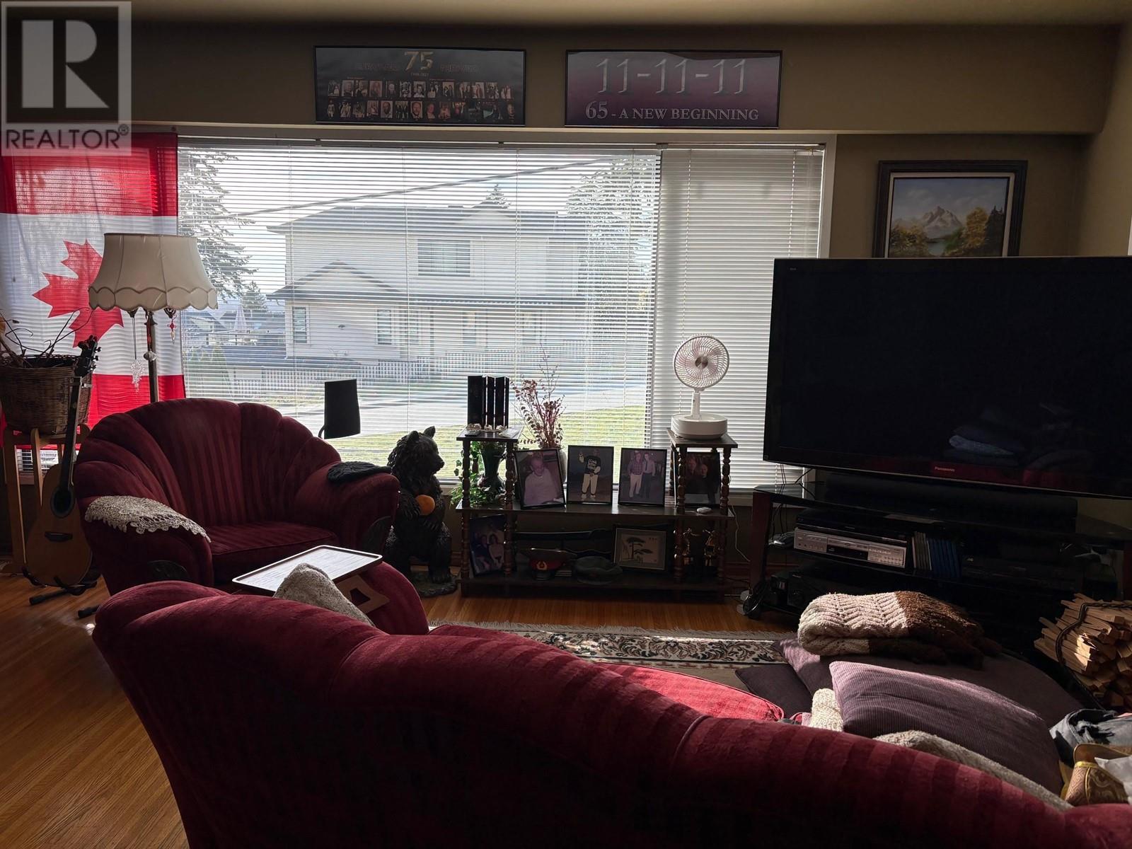 Photo 6 of 8228 Macpherson Avenue, Burnaby BC