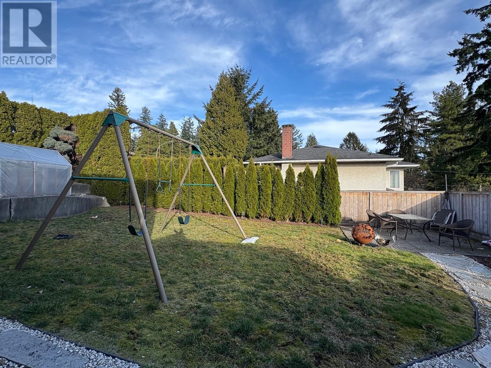 Photo 8 of 8228 Macpherson Avenue, Burnaby BC