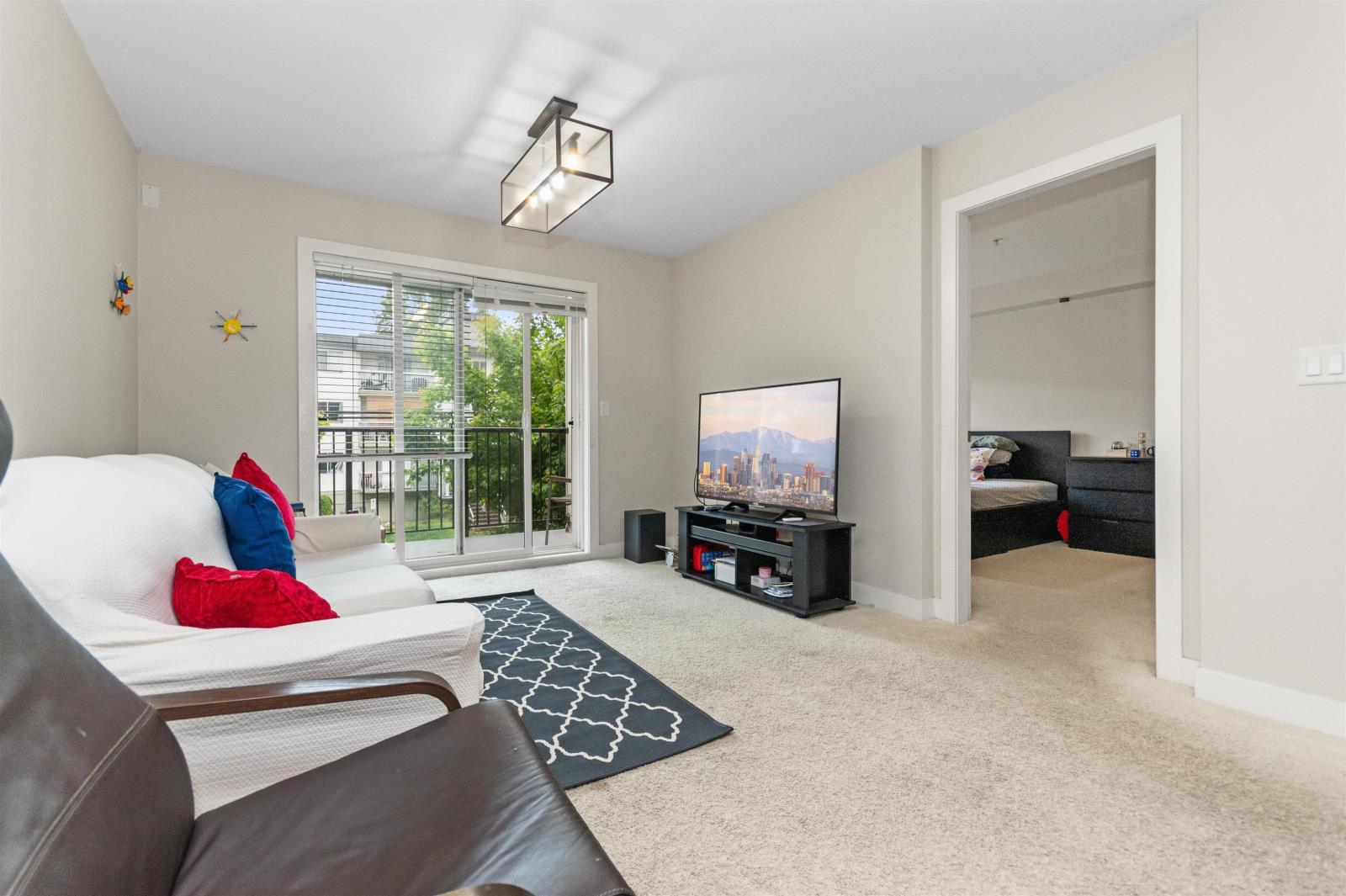 212 46150 BOLE AVENUE, Chilliwack Proper East, Chilliwack real estate listing R2967059