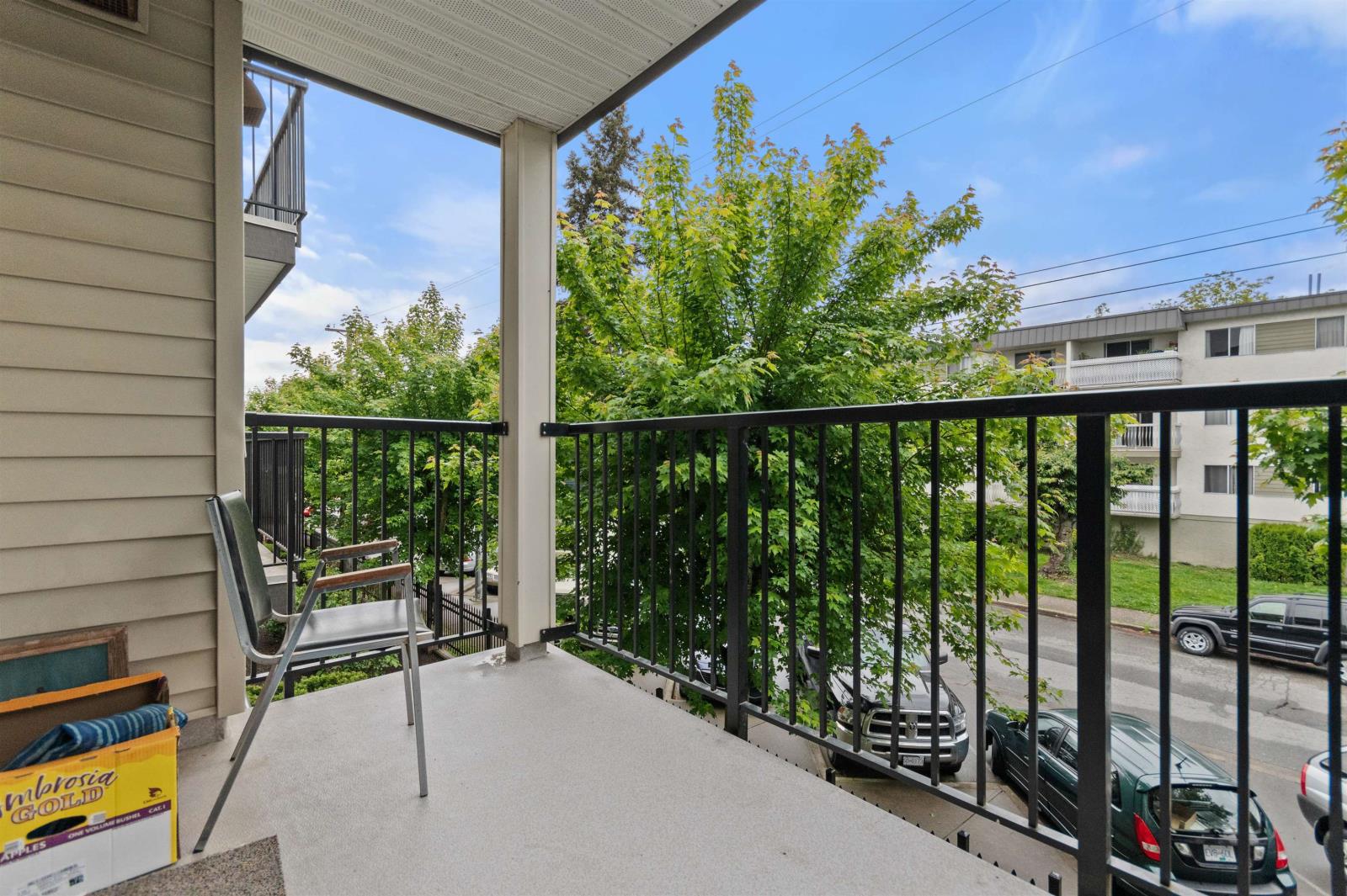 212 46150 BOLE AVENUE, Chilliwack Proper East, Chilliwack real estate listing R2967059