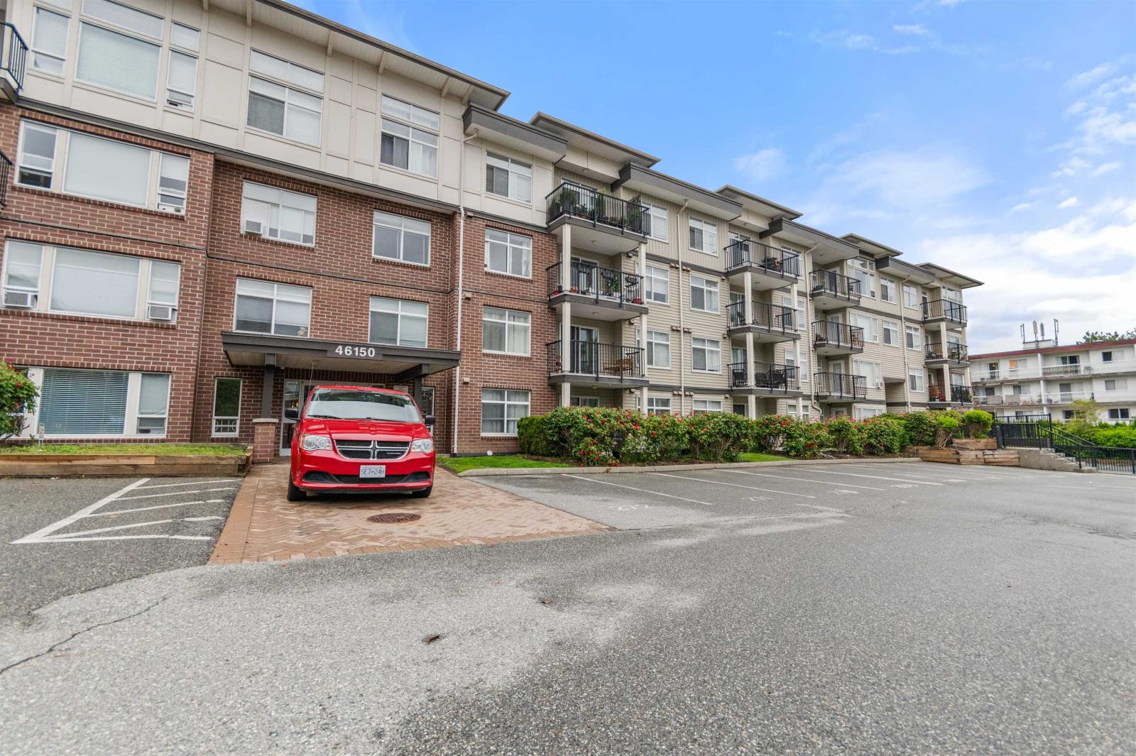 212 46150 BOLE AVENUE, Chilliwack Proper East, Chilliwack real estate listing R2967059