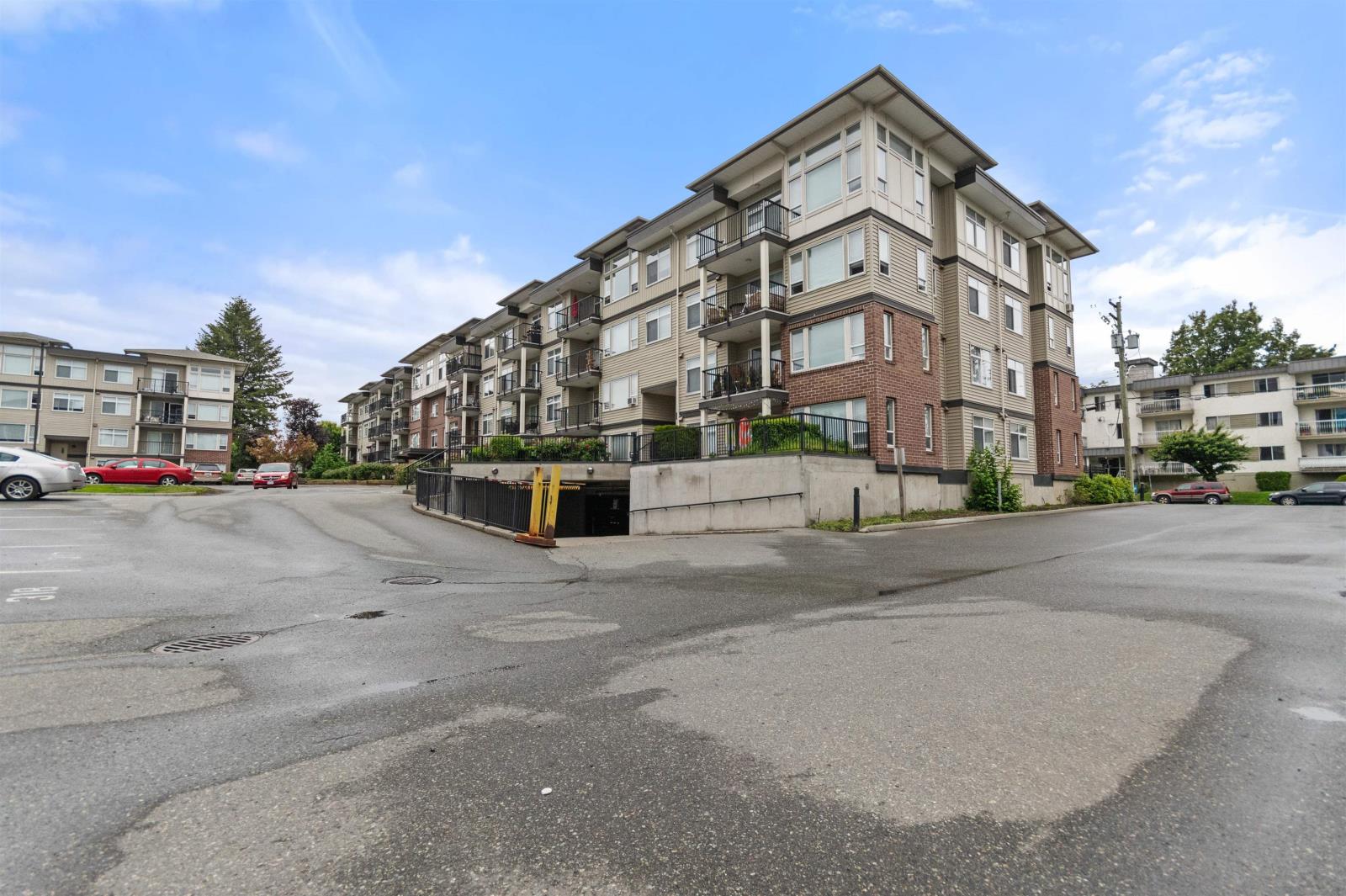 212 46150 BOLE AVENUE, Chilliwack Proper East, Chilliwack real estate listing R2967059