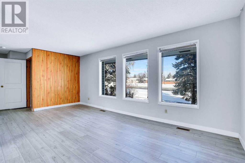 Single Family House Bi-level for Sale in  Rundleview Road NE Rundle Calgary 