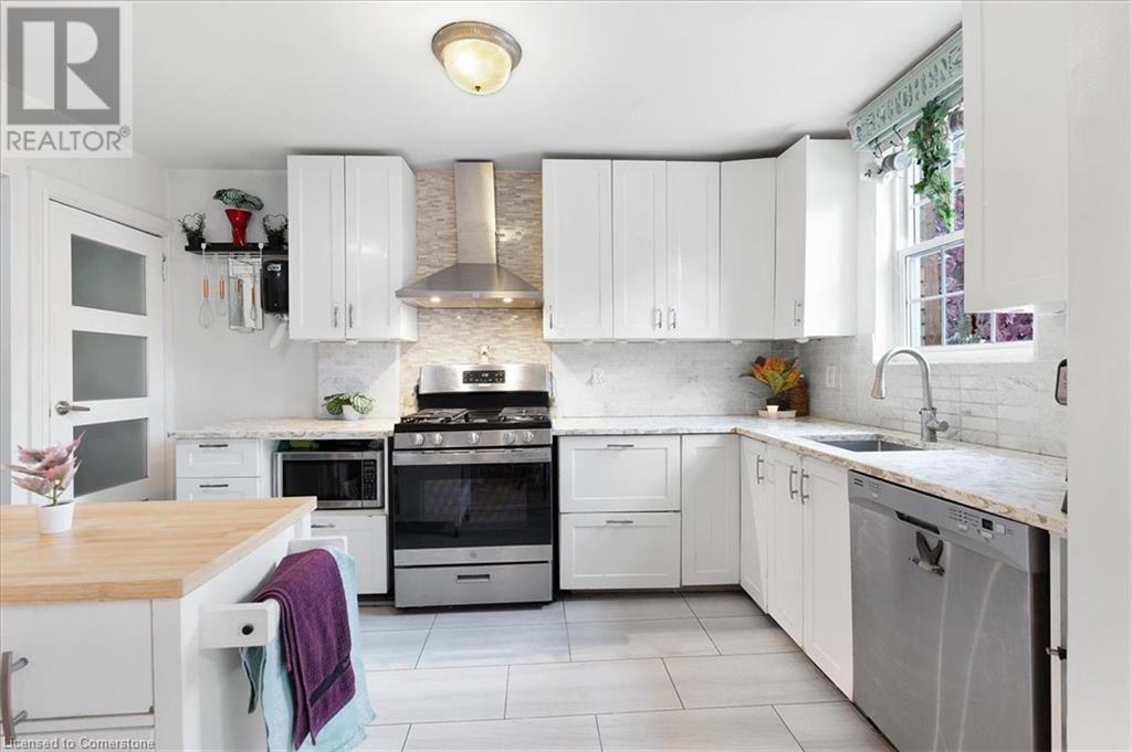 Photo 4 of 719 Kingston Road, Toronto ON