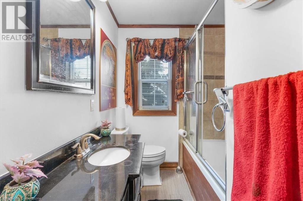 Photo 8 of 719 Kingston Road, Toronto ON