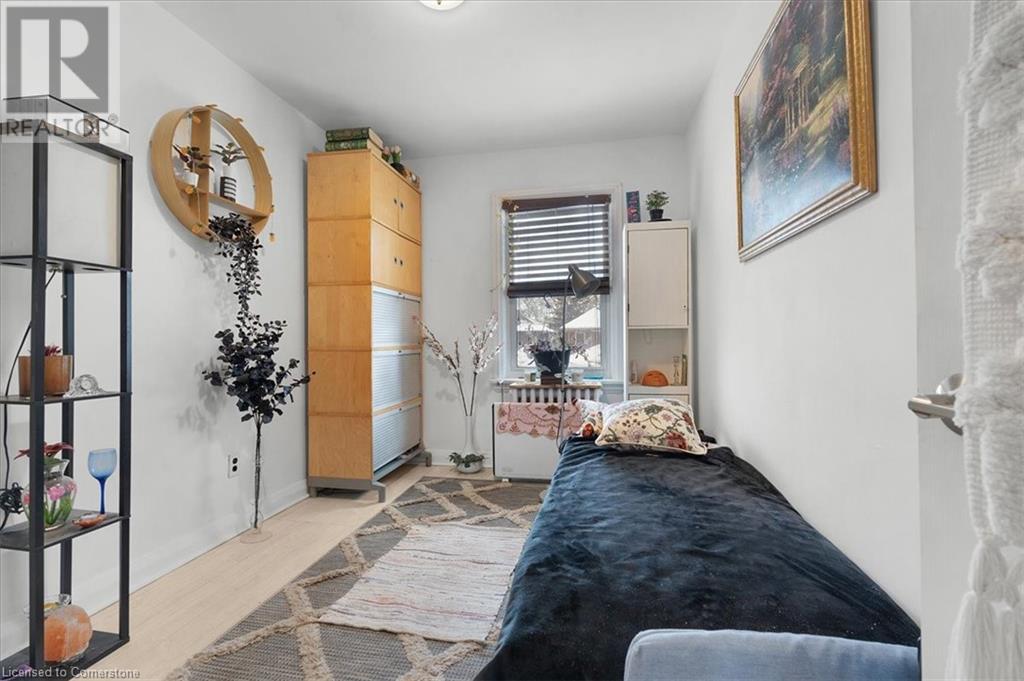 Photo 9 of 719 Kingston Road, Toronto ON