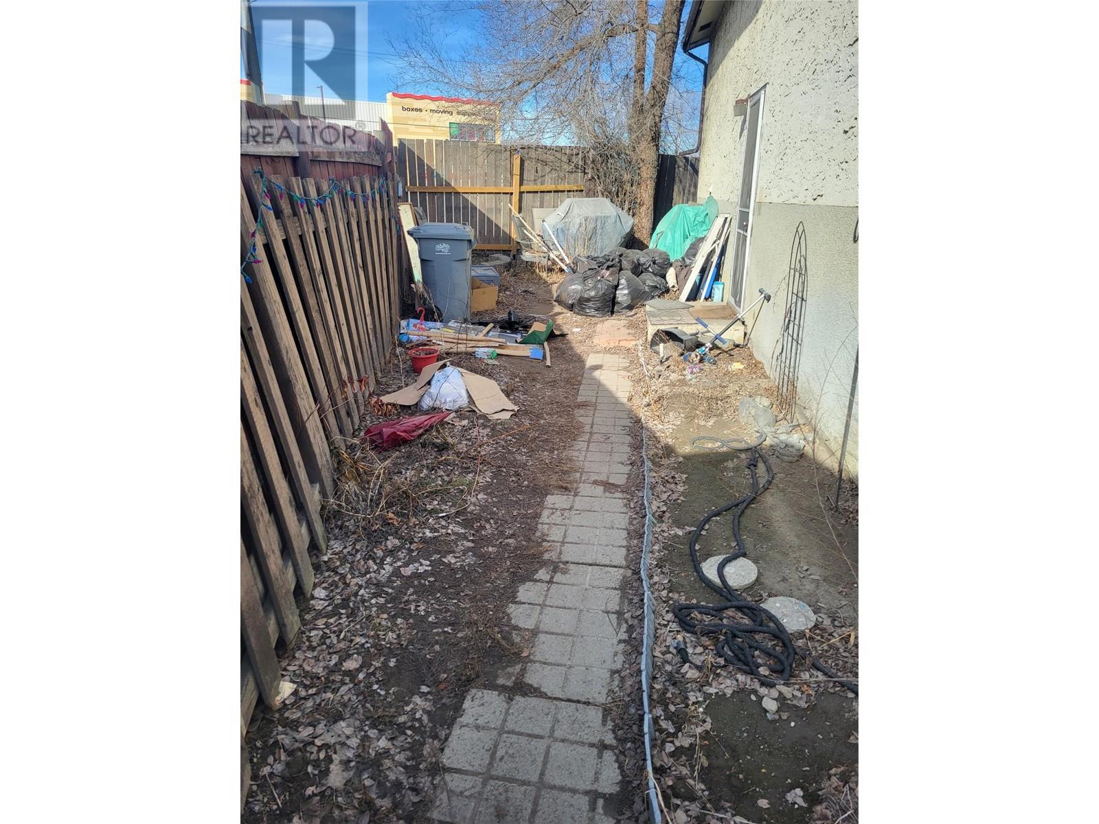 Photo 3 of 1386 Ottawa Place, Kamloops BC
