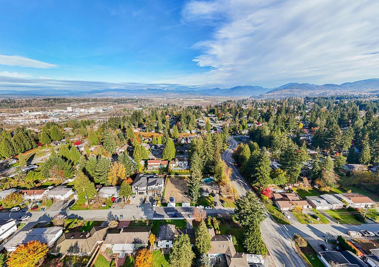 Photo 10 of 34157 Larch Street, Abbotsford BC