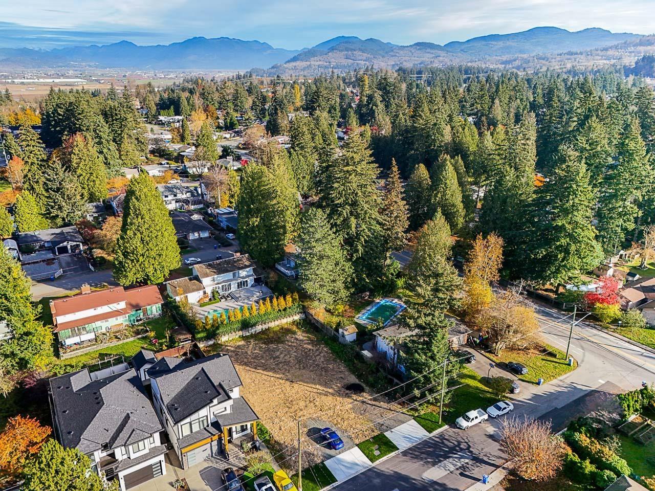 Photo 3 of 34157 Larch Street, Abbotsford BC