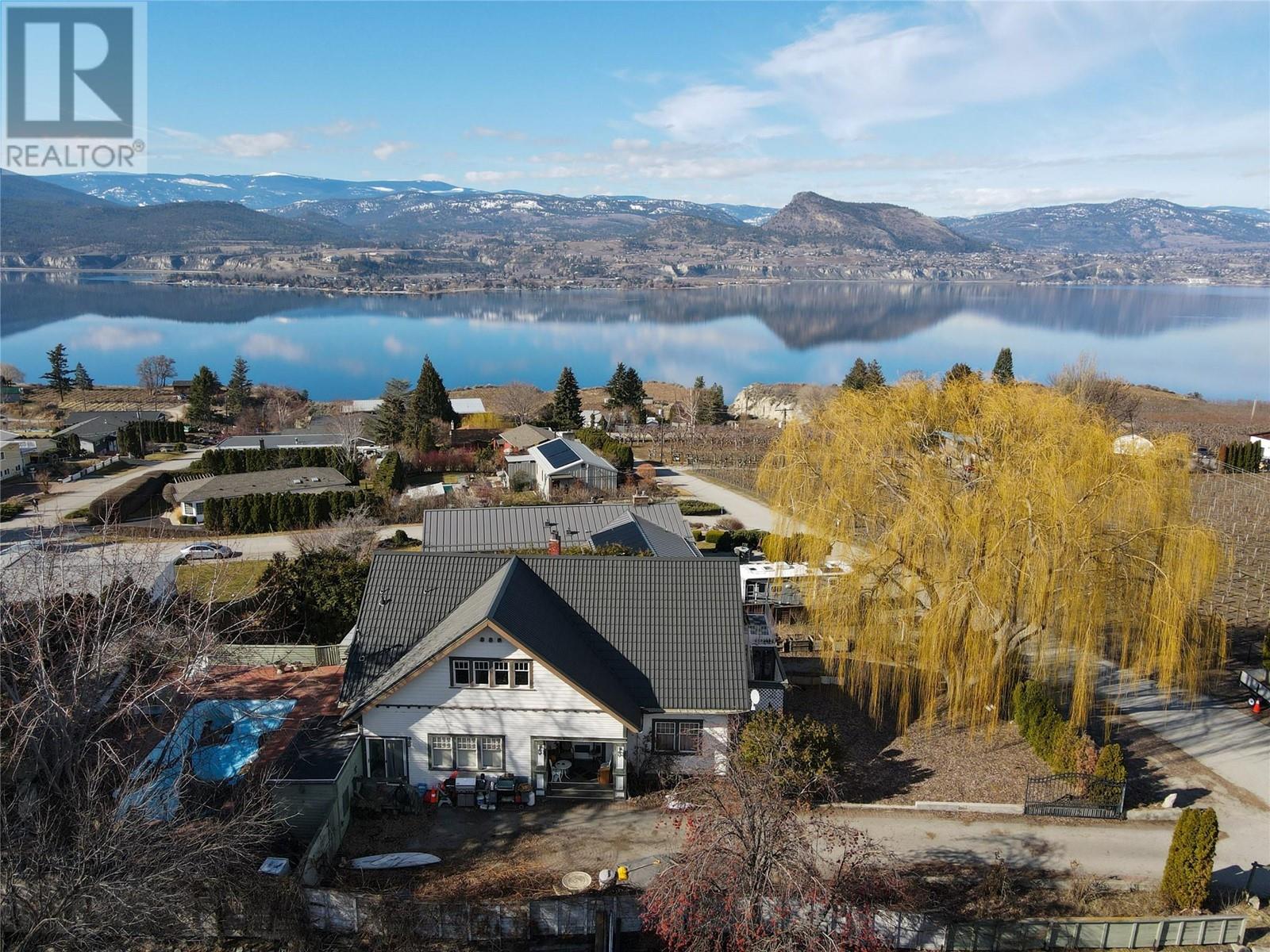 1050 Aikens Loop, Naramata