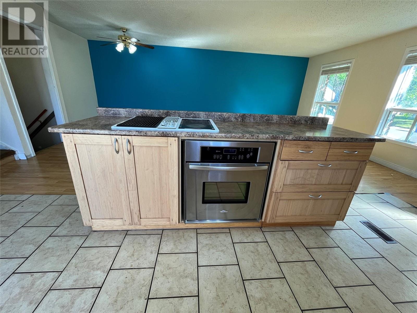 132 SPRUCE Avenue, Tumbler Ridge