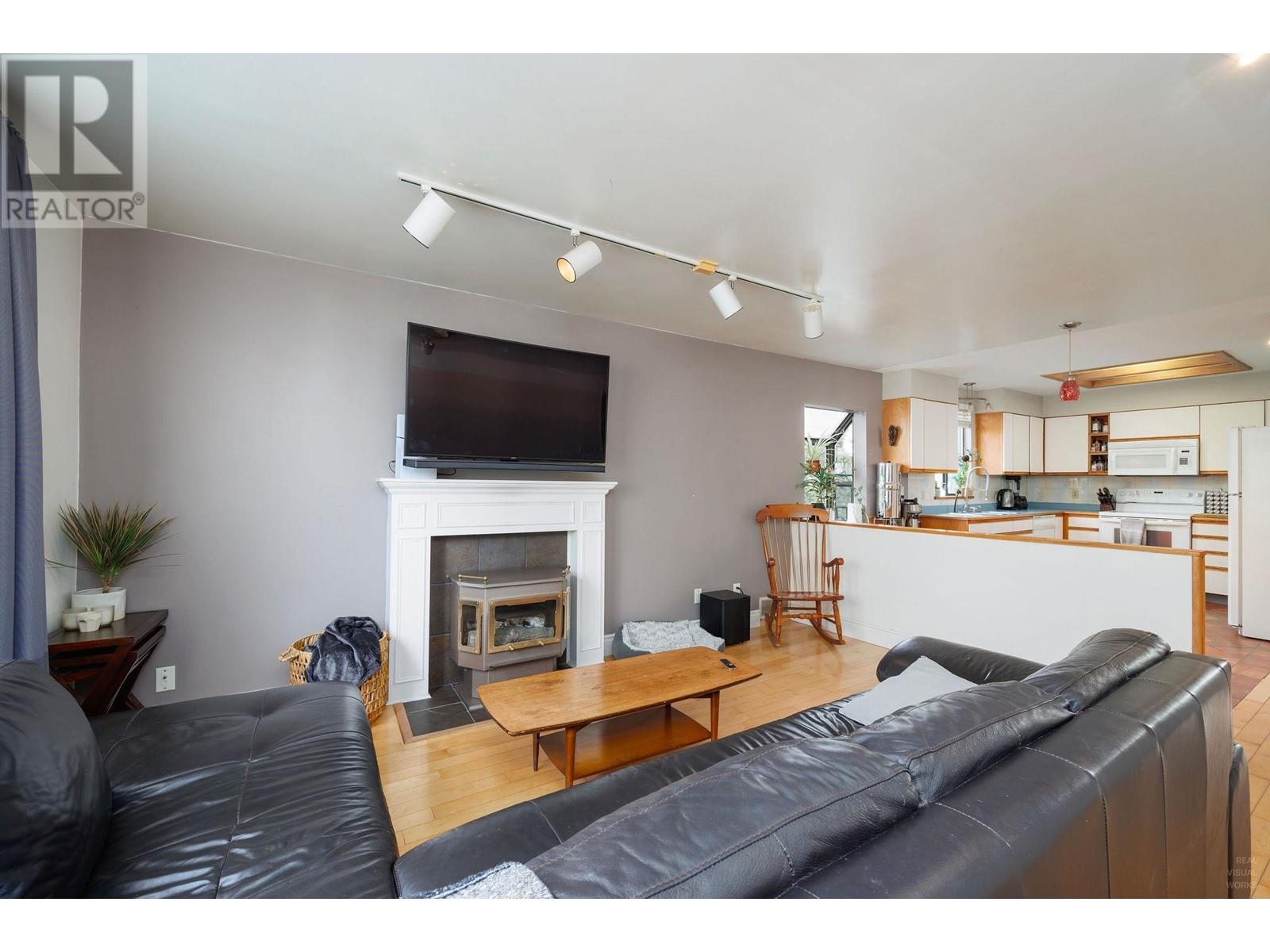 1736 LANGAN AVENUE, Port Coquitlam real estate listing R2972291