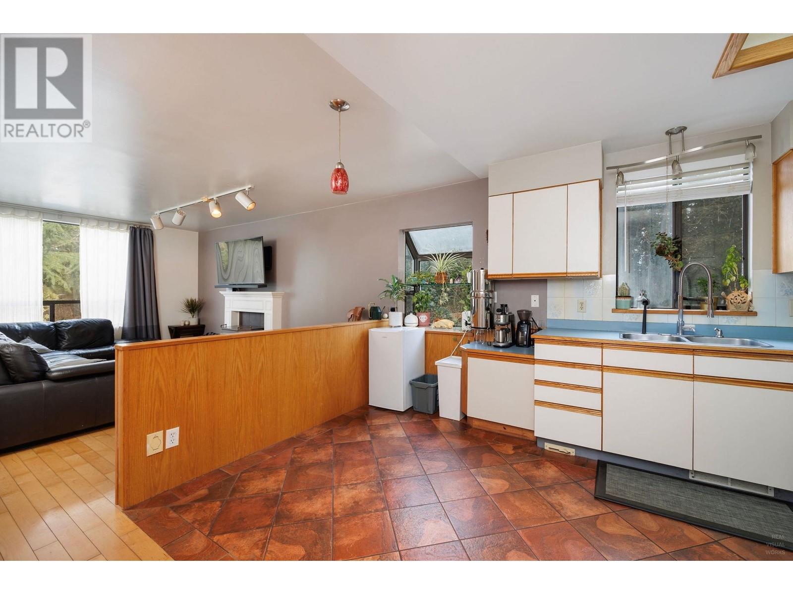 1736 LANGAN AVENUE, Port Coquitlam real estate listing R2972291