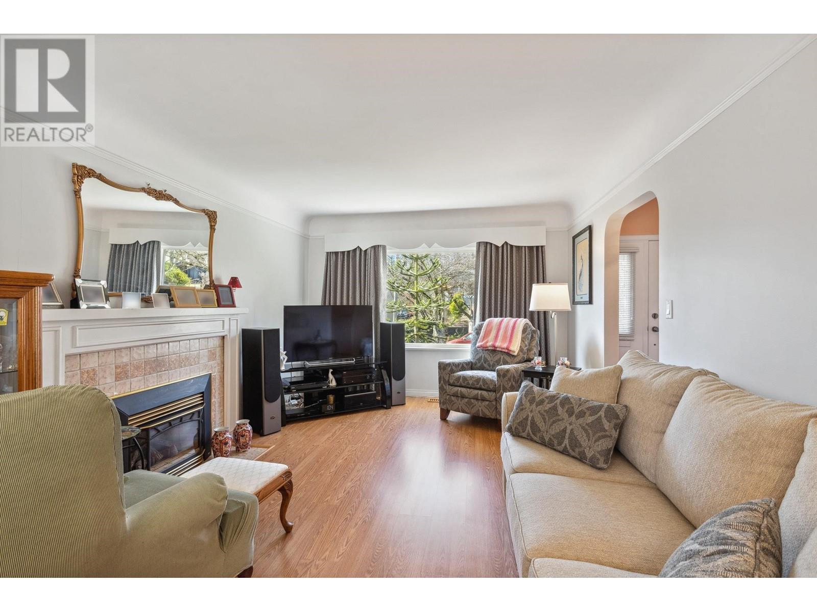 Photo 25 of 8222 Joffre Avenue, Burnaby BC