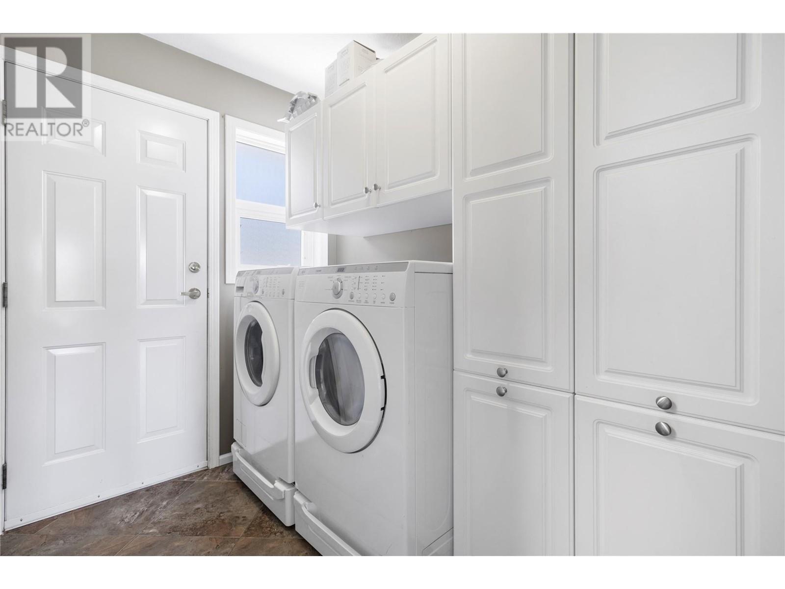  2250 3 Avenue Southeast, Salmon Arm