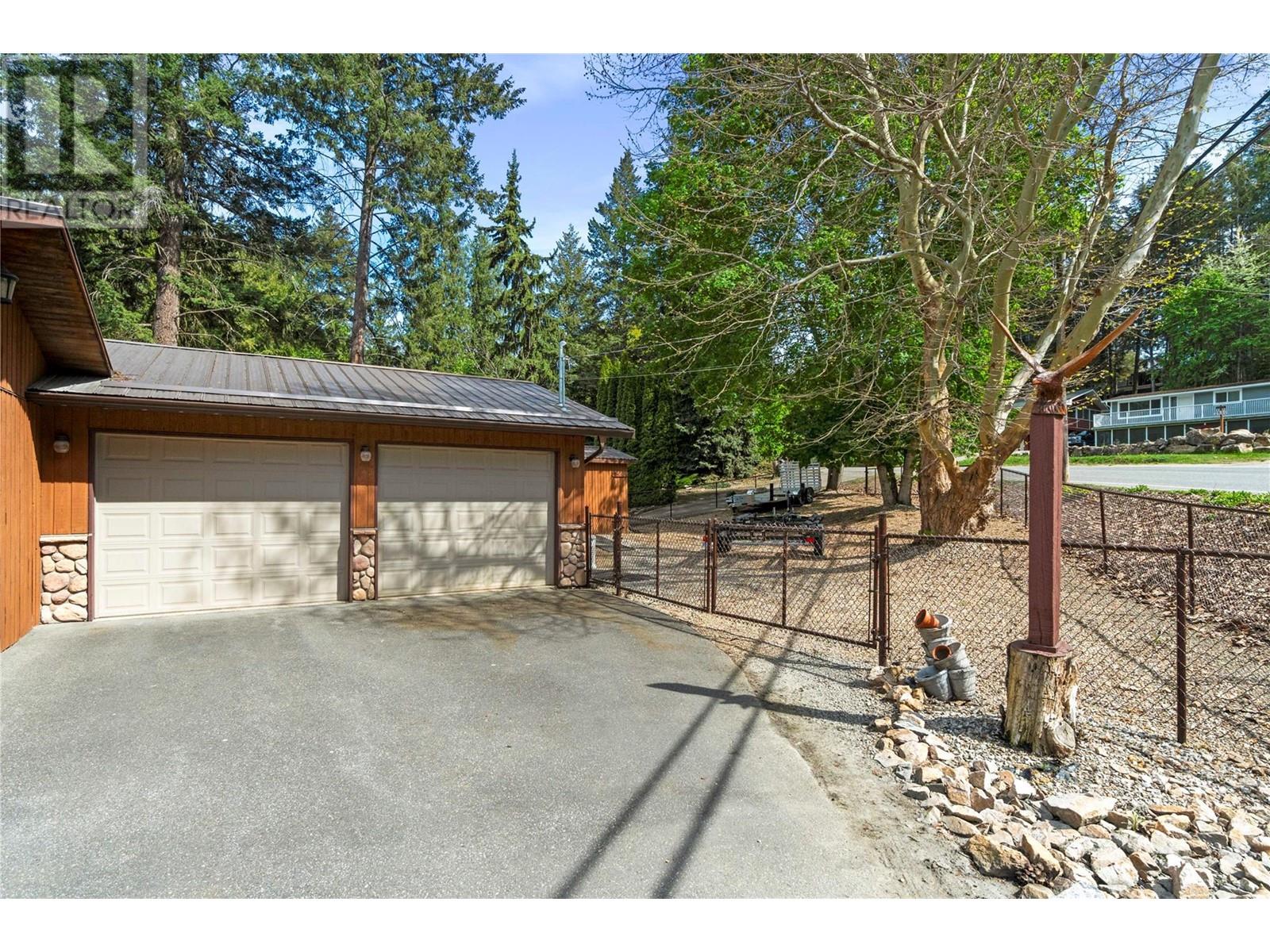 2647 Blind Bay Road, Blind Bay