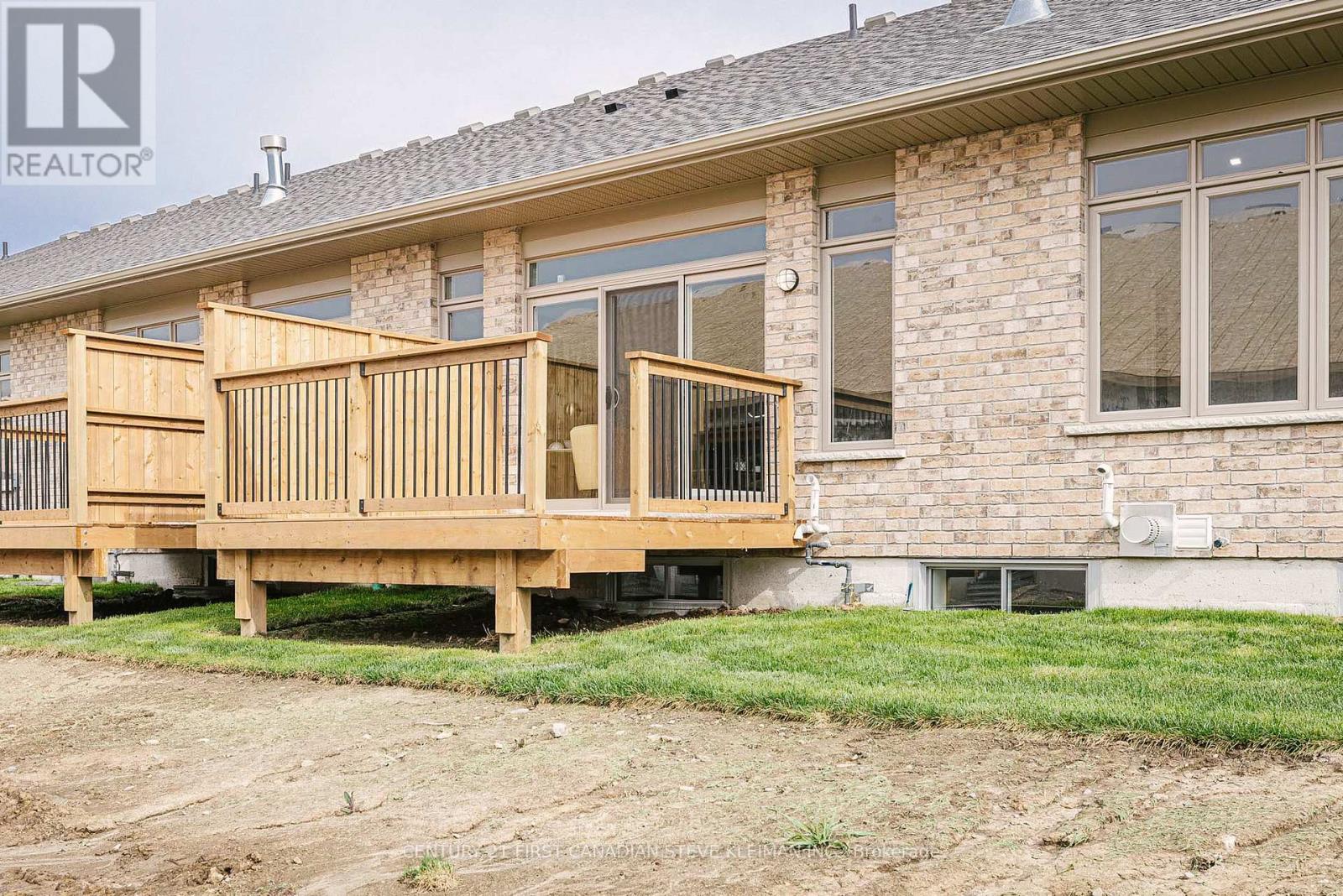 #16 2650 BUROAK DRIVE - 17