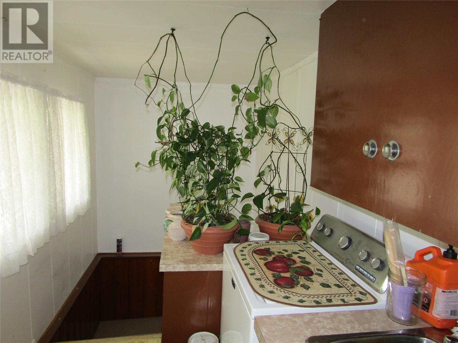 5300 HILLVIEW Road, Grand Forks