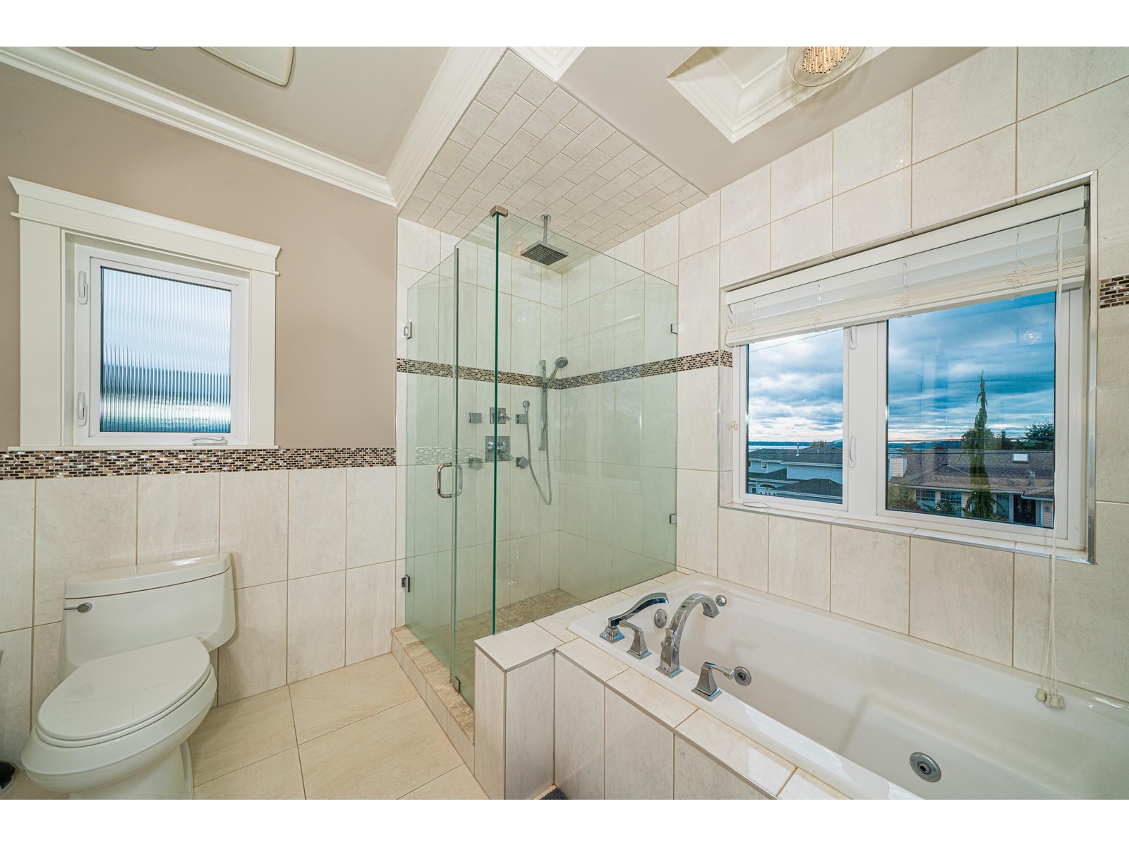 15807 BUENA VISTA AVENUE, White Rock real estate listing R2972531