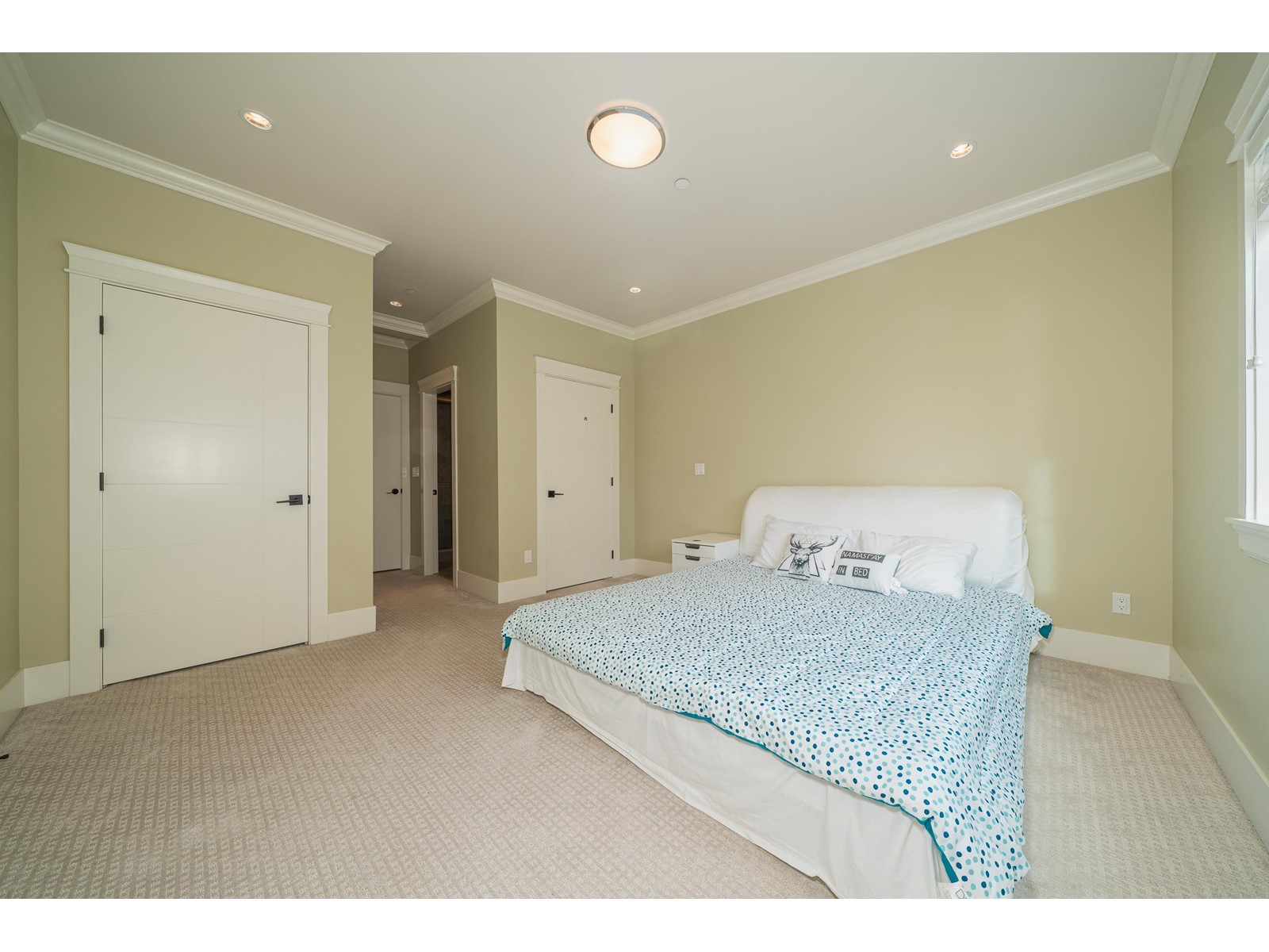 15807 BUENA VISTA AVENUE, White Rock real estate listing R2972531